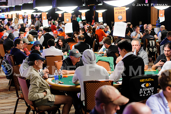2014WSOP_EV65_Day1B_
