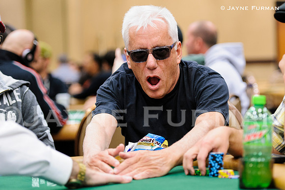 2014WSOP_EV06_Day1_