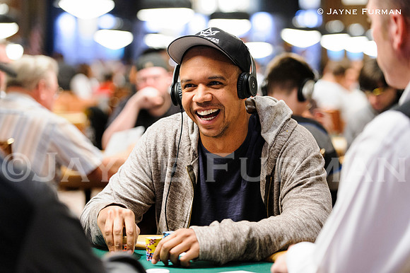 2014WSOP_EV40_Day1_