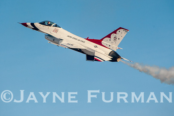 F-16 USAF Thunderbird - Aviation Nation 2012